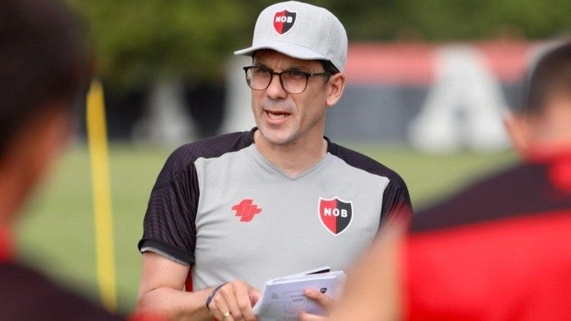 Newell's y River de Uruguay, abren el fútbol veraniego