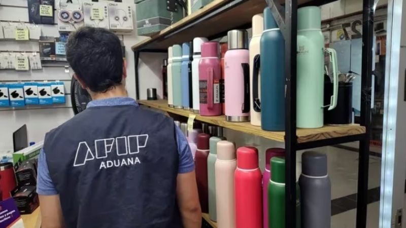 Así funciona el mercado negro de los termos Stanley truchos