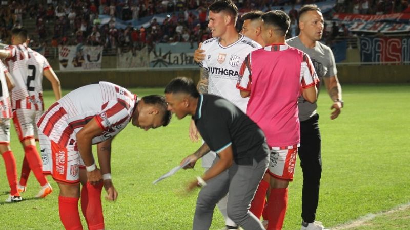 Goleada del “león”, papelón ”Santo” y bochorno policial