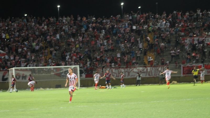 Goleada del “león”, papelón ”Santo” y bochorno policial