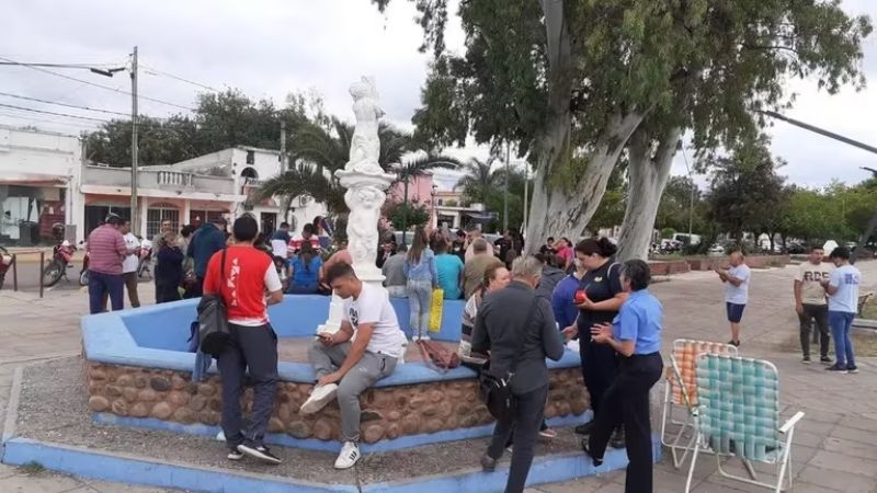 Protesta policial en La Rioja, recalienta relación con Milei