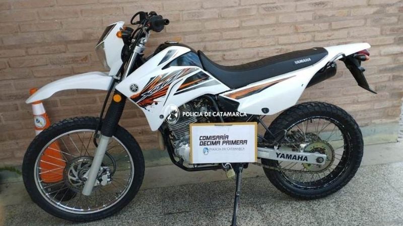 Conducía temerariamente la moto, lo persiguieron, y lo metieron preso