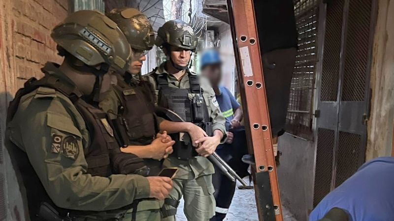 Detuvieron a una mujer extranjera que comercializaba estupefacientes