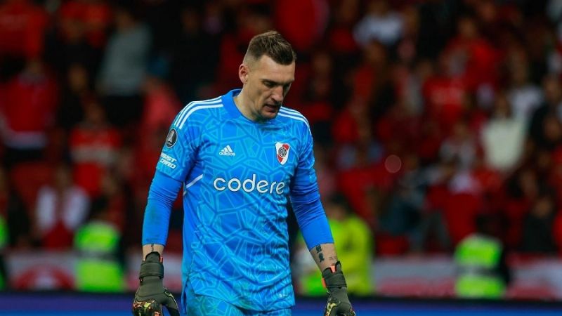 Armani salió lesionado; aunque Demichelis dio tranquilidad