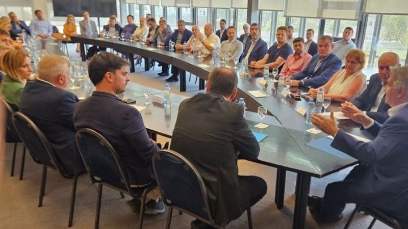 Llaryora rechaza el esquema de retenciones propuesto por Milei