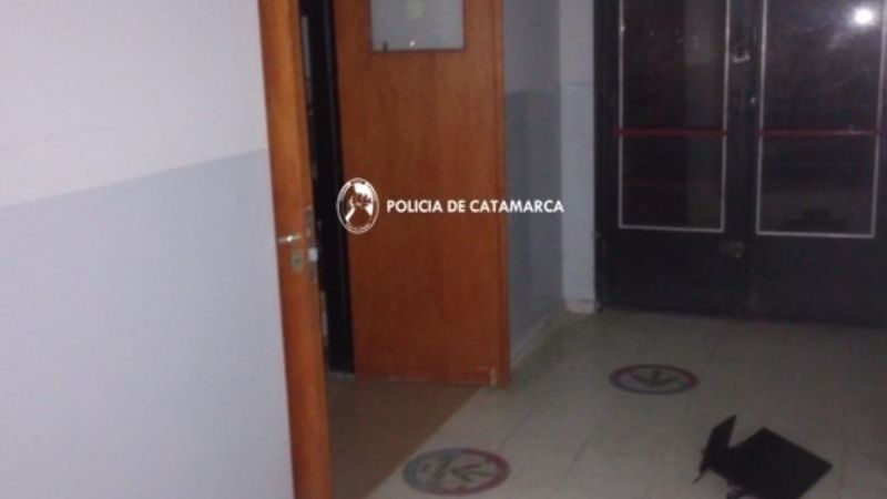 Lo sorprendieron robando dentro de una escuela