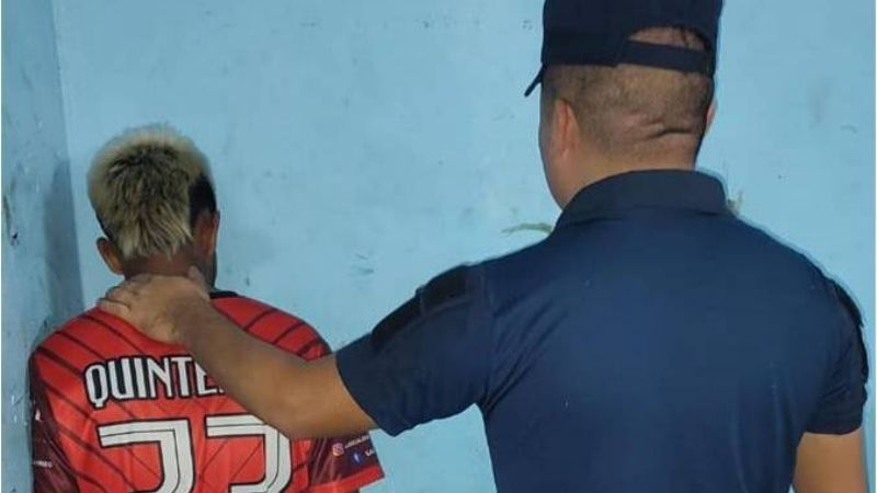 Quiso golpear a su mamá y a su hermana