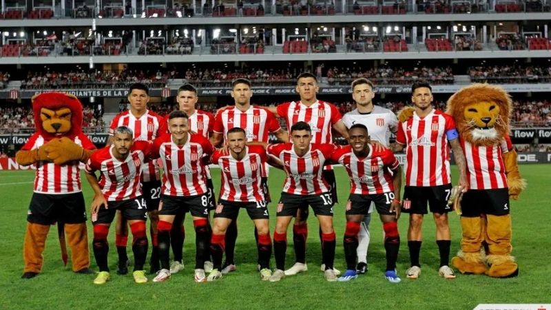 Enzo Pérez debutó ganando con Estudiantes