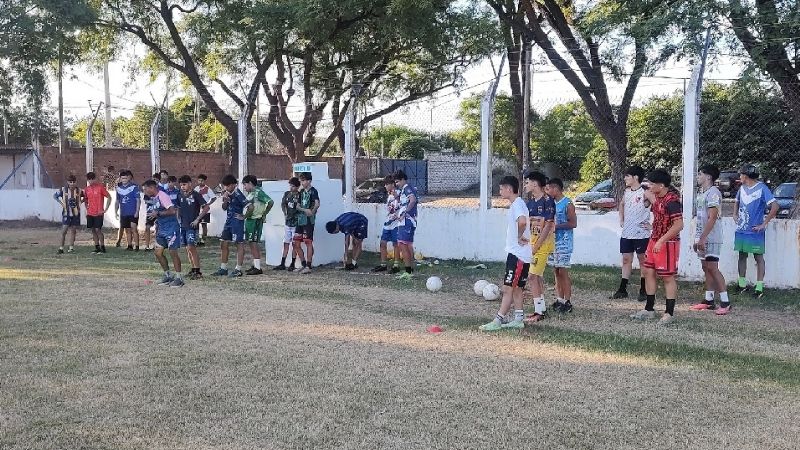 Pibes chacareros se preparan para enfrentar a River