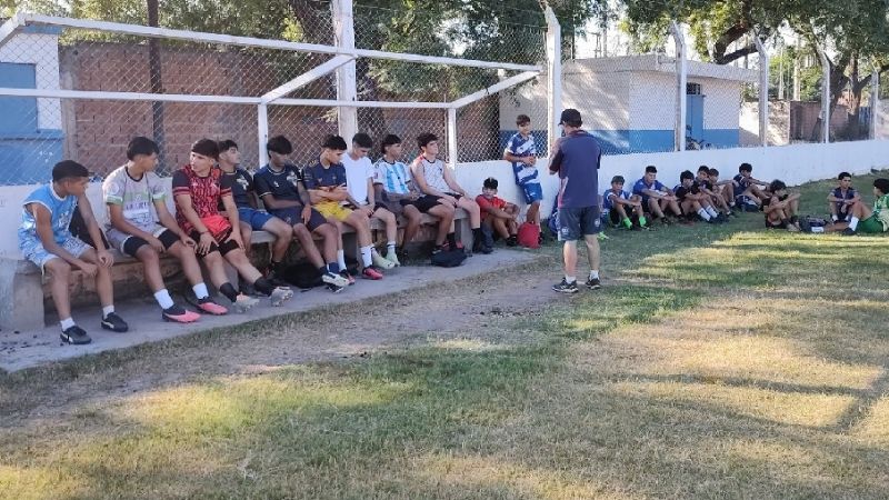 Pibes chacareros se preparan para enfrentar a River