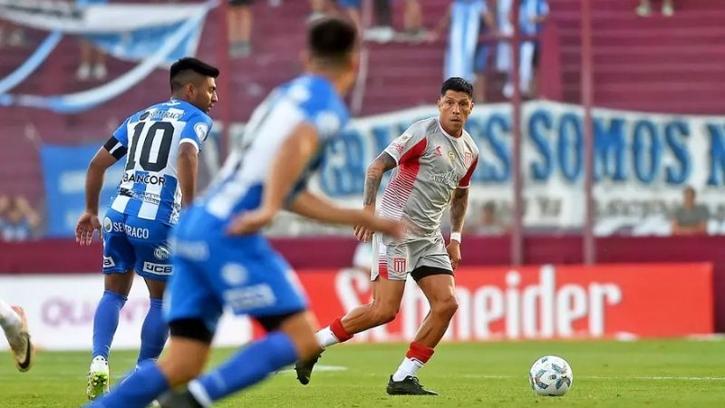 Estudiantes goleó 3-0 a Argentino de Monte Maíz