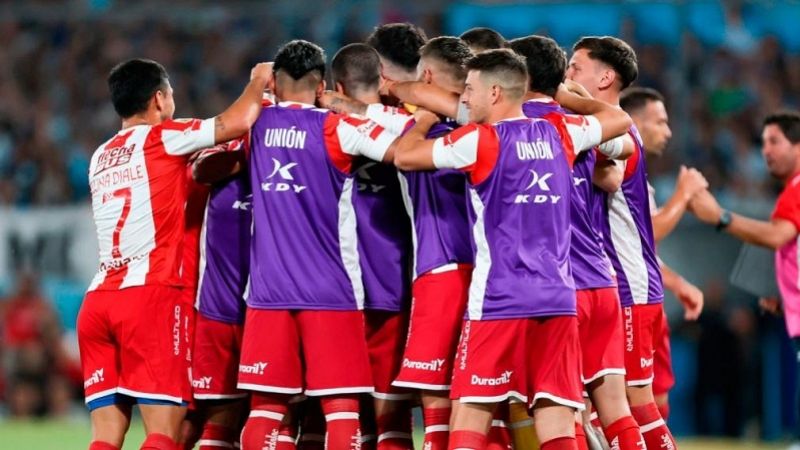 Unión de Santa Fe amargó a Racing en Avellaneda