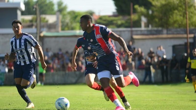 Sarmiento logró un valioso empate en Córdoba