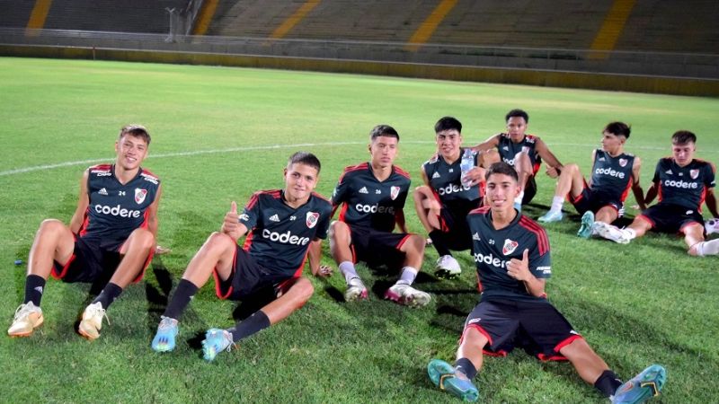 Juveniles de River ya entrenan en Catamarca