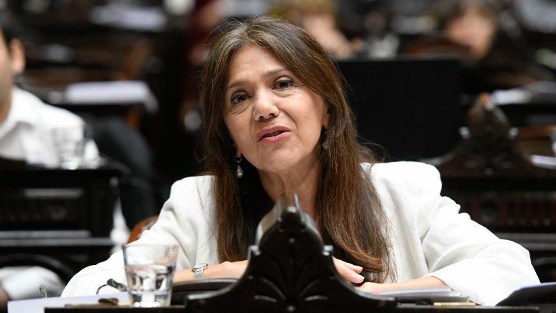 Ginocchio, planteó una cuestión de privilegio por  YMAD