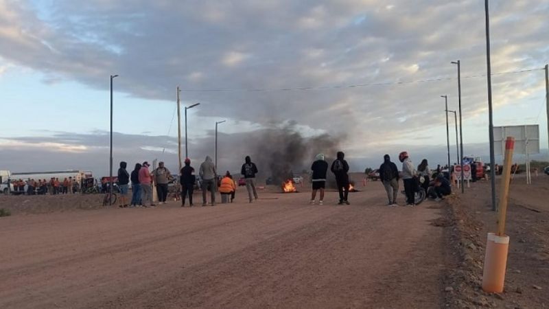 Mineros anuncian paro en un emprendimiento
