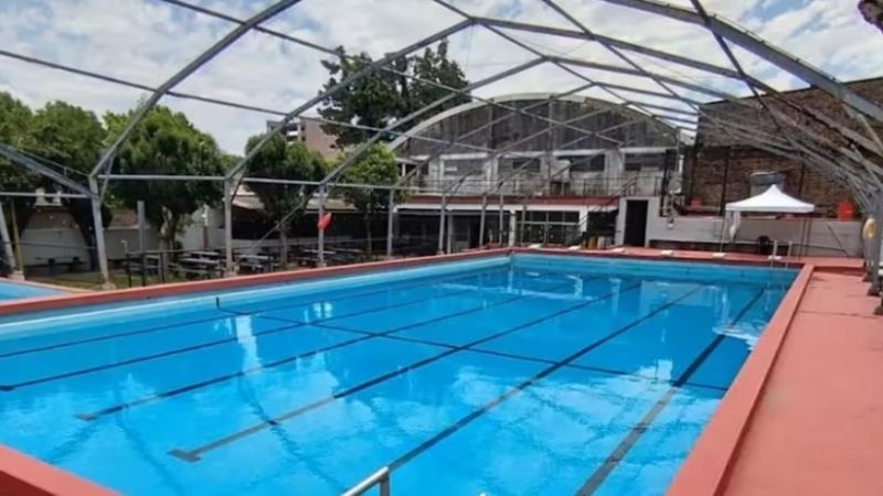Rosario: murió un niño de 12 años ahogado en la pileta de un club