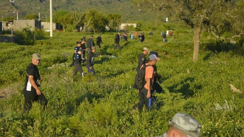 Intensa búsqueda de dos jóvenes desaparecidos en la Capital