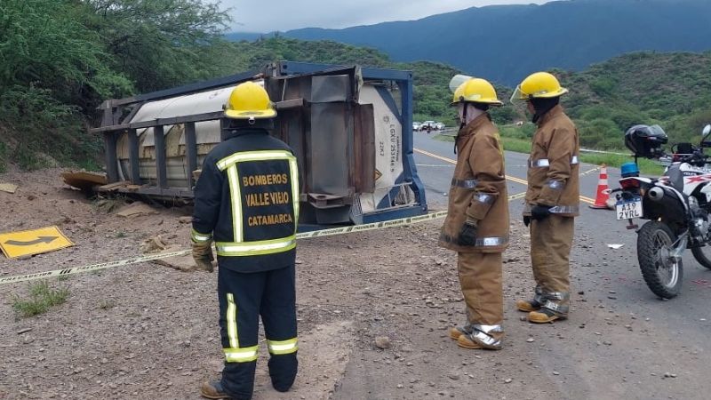 Volcó un camión en Ruta Nacional N°38