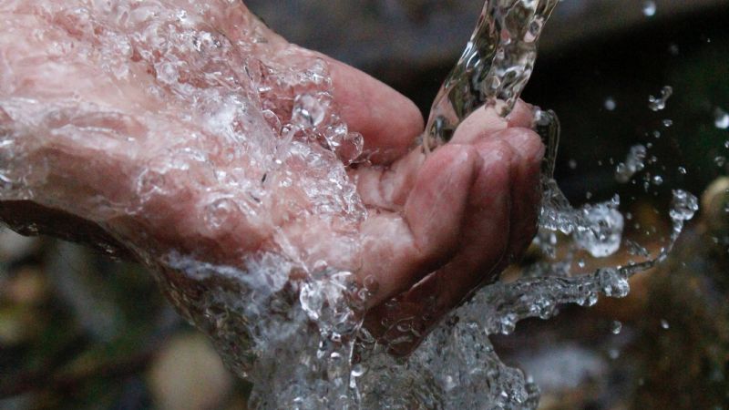 Distintos puntos de la capital se quedaron sin agua