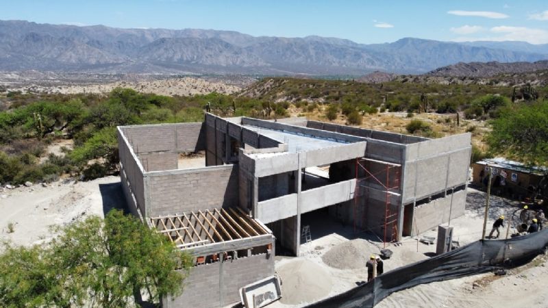 Avanza la construcción de una moderna planta de procesamiento de nueces en Santa María