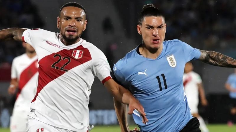 Perú recibe al Uruguay y sus peleas con Bielsa