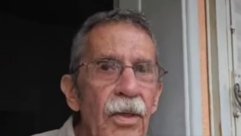 Golpearon a un jubilado para robarle