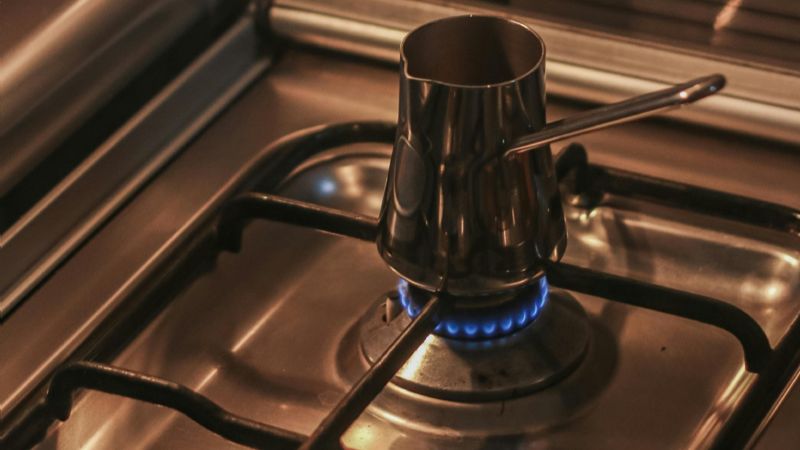 1,4 millones de hogares en riesgo de perder subsidio a tarifas de luz y gas: ¿cómo mantener el beneficio?