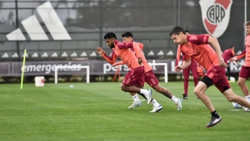 Gallardo va armando dos equipos a la vez