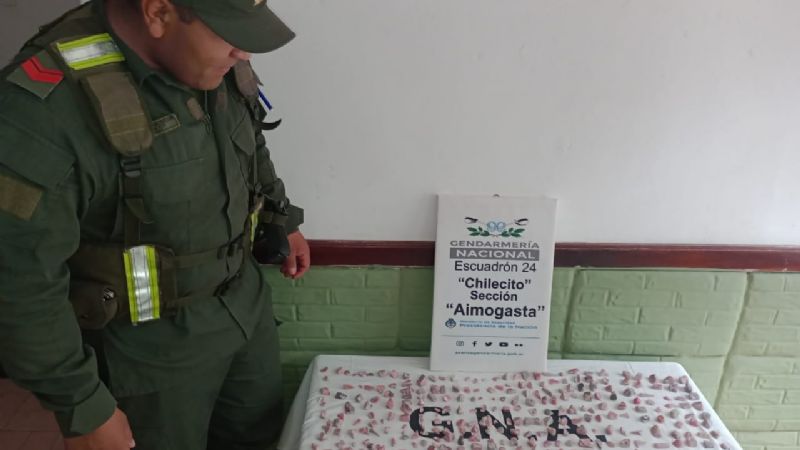 Detienen un camión con rodocrosita de contrabando