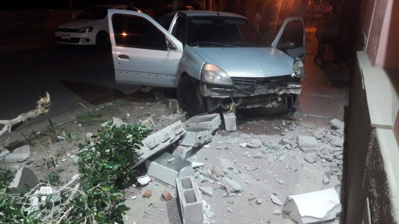 Automovilista chocó contra la Casa de la Memoria