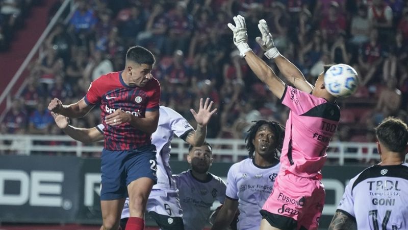 Russo debutó con éxito, 1-0 sobre Barracas