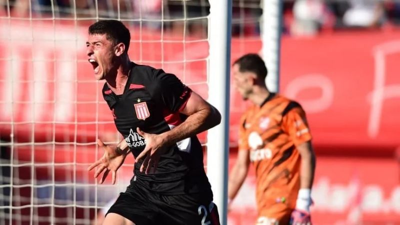 Triunfos de Godoy, Argentinos y Estudiantes