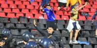 RIQUELME calma el accionar de los policías y la barrabrava de Boca durante los incidentes con Gimnasia.