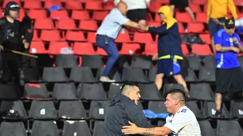 Riquelme calmó a la barra de Boca y frenó los incidentes