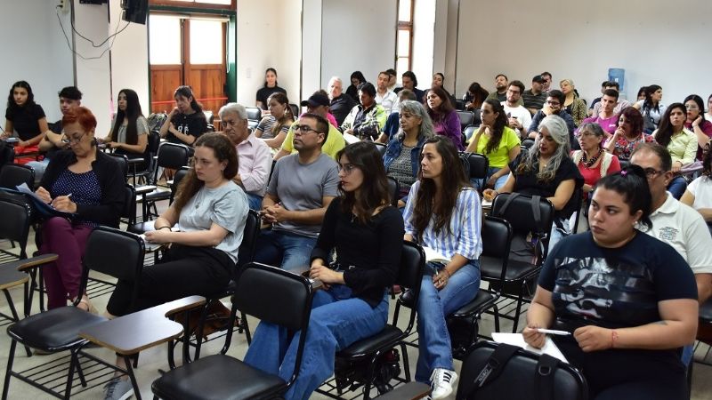 Radio Universidad impartió curso de IA