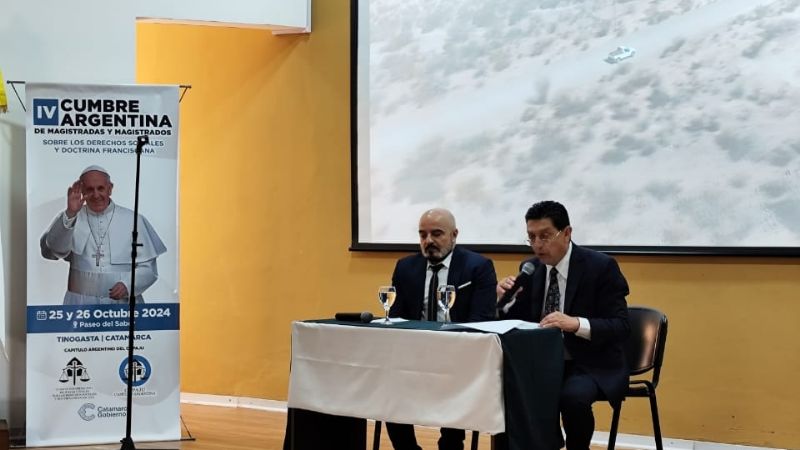 Juezas y jueces llamaron a defender la democracia y rechazaron las políticas represivas y de ajuste