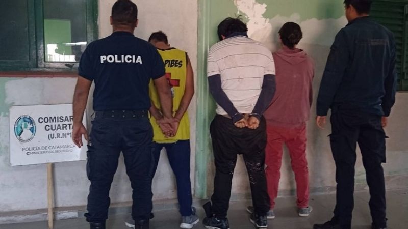 En distintos procedimientos arrestan a tres personas