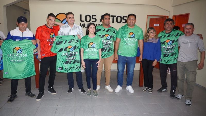 Raul Barot recibió a los Veteranos Campeones de la Liga Santarroseña de Futbol