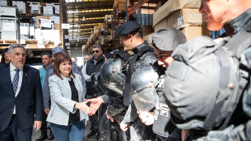 Destruyeron 11.000 celulares incautados en cárceles para ser reciclados