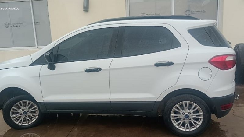 Secuestran dos vehículos robados en un taller mecánico