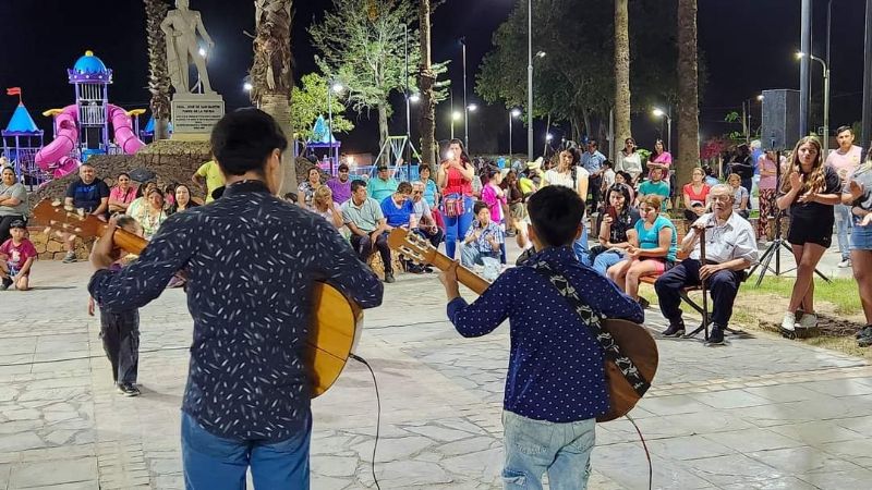 Los Altos vibra cada sábado con su exitosa "Feria de Emprendedores"