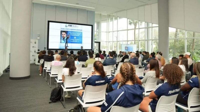 Scaloni en una “clase” de “alta escuela”