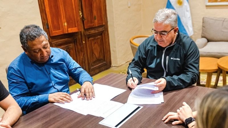 Comprarán máquina para mantener caminos turísticos en Antofagasta de la Sierra