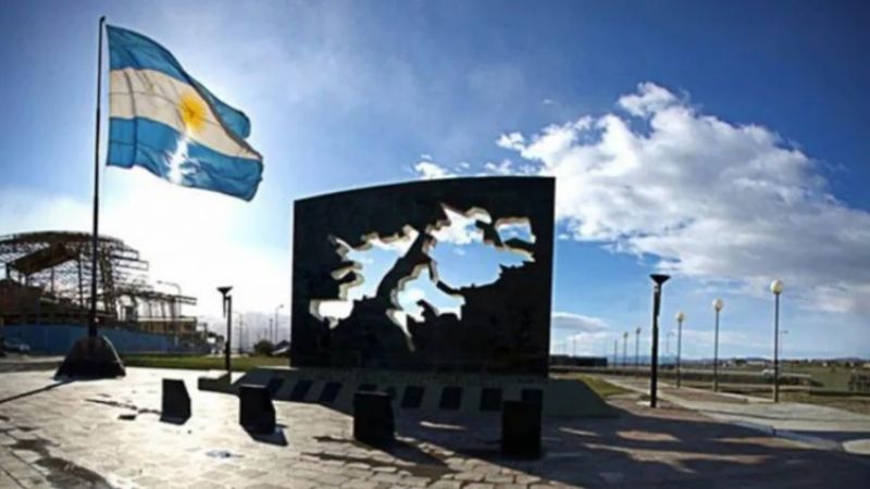 Periodista inglés afirmó que Reino Unido debería devolver las Islas Malvinas