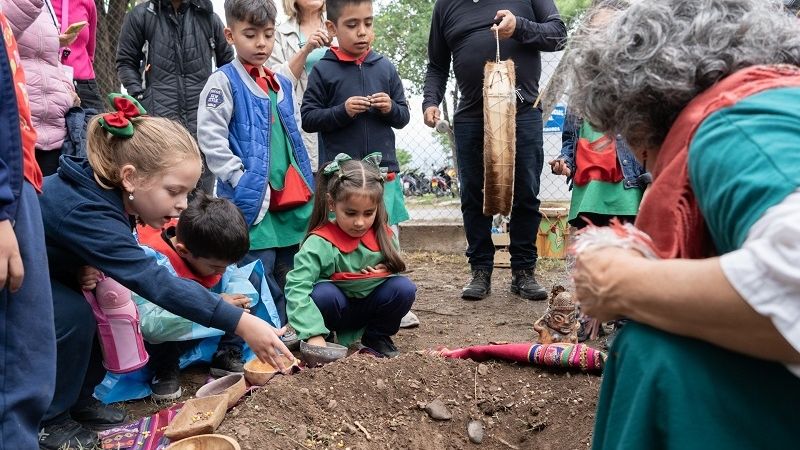 La Feria del Libro abrió con un tributo a la Pachamama