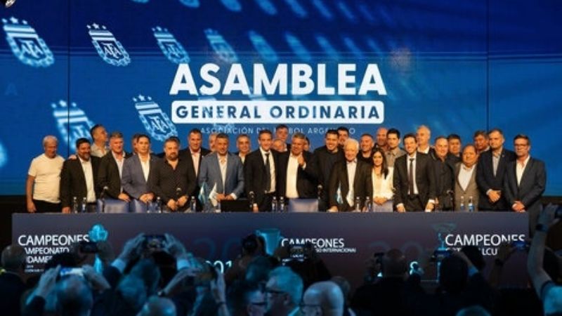 Válida la Asamblea de AFA, quedaron firmes Tapia y los no descensos