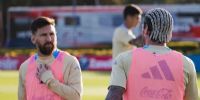 Lionel Messi y Rodrigo De Paul, en la práctica abierta de la Selección Argentina, esta tarde, en Ezeiza.