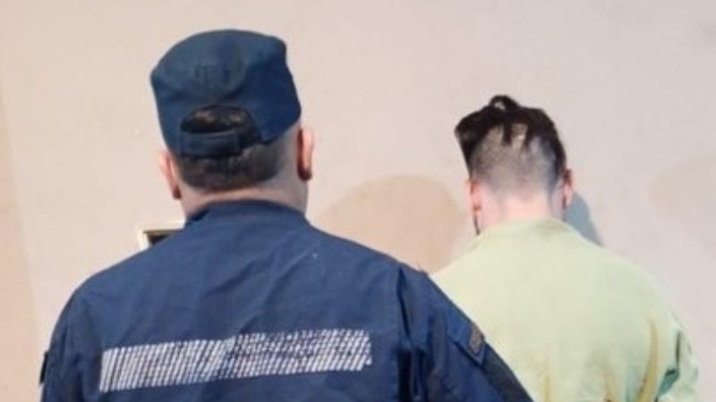 Jóven agredió y le robó a su pareja de 68 años