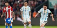 ¿VENTAJA?. Los paragoayos no quieren ver una camiseta de Messi, entre sus hinchas.